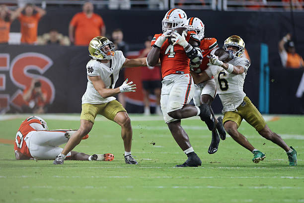 (Miami vs Notre Dame, Rueben Bain Jr INT)