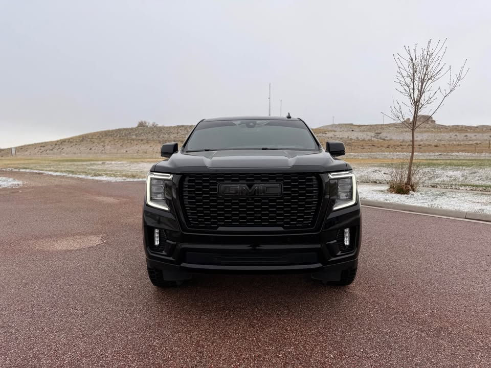 2021 GMC Yukon XL Denali - Photo 2