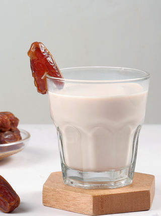 Powerful Health Benefits of Dates with Milk | A Timeless Superfood Combo for Strength & Vitality