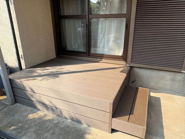 藤沢市の外構工事（デッキ造作）施工後の様子