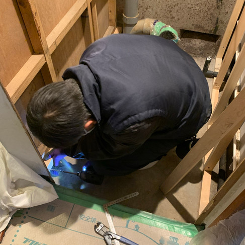 施工中⑵～トイレ取替/クロス貼り替え/CF貼り替え