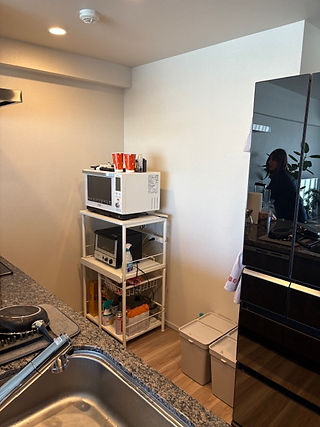 茅ケ崎市の背面収納(カップボード)取付けとクロス貼り替えのリフォーム施工前