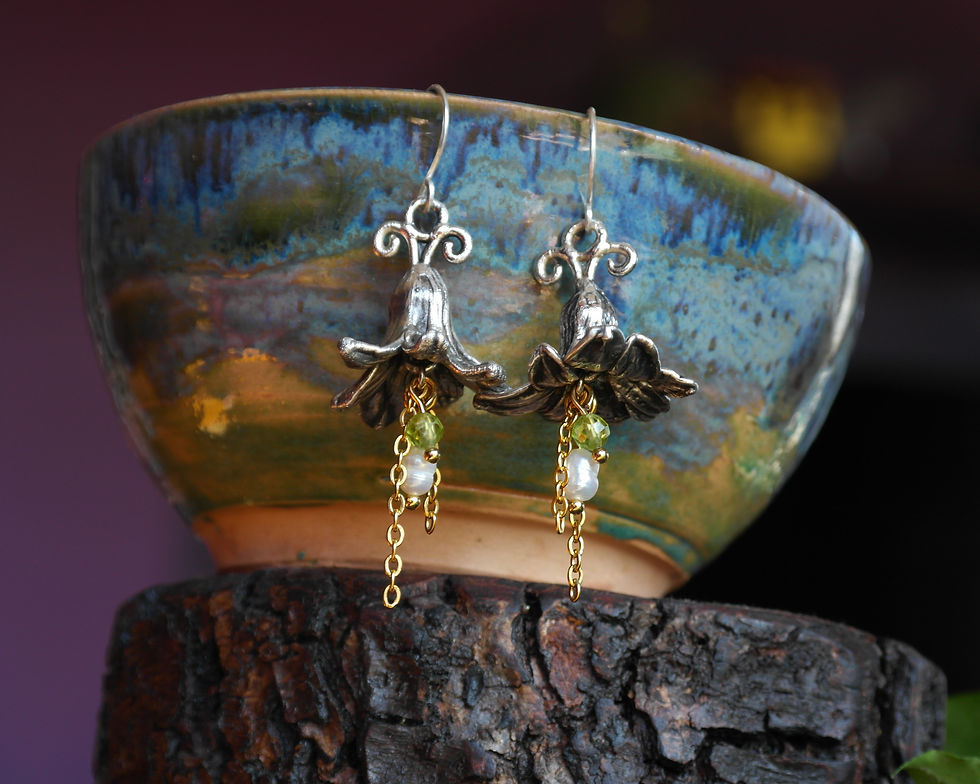 Thumbnail: Hyacinth earrings ❋ Silver and pearl