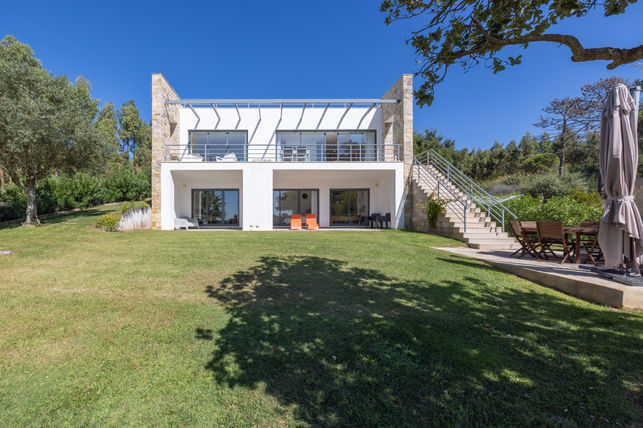 Villa contemporaine avec piscine Nadadouro Portugal