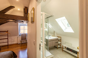 Salle de douche Chateau les Louteaux, espace et confort à la campagne