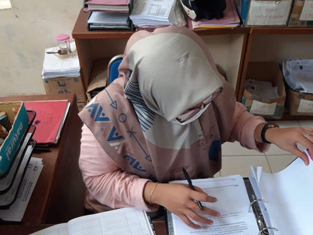 Membantu Proses Pelayanan Di Kantor Kelurahan Kibing