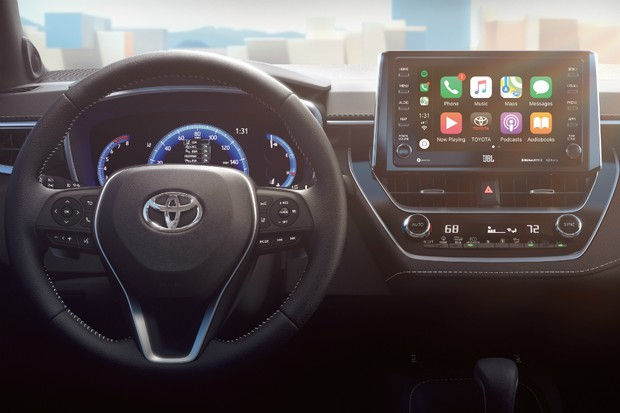 TOYOTA MOSTRA O INTERIOR DO NOVO COROLLA HATCH, QUE ANTECIPA A PRÓXIMA GERAÇÃO DO SEDÃ