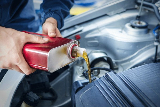 PRODUTOS MILAGROSOS: CUIDADO COM OS ADITIVOS QUE PROMETEM REDUZIR O CONSUMO DO CARRO OU AUMENTAR A P