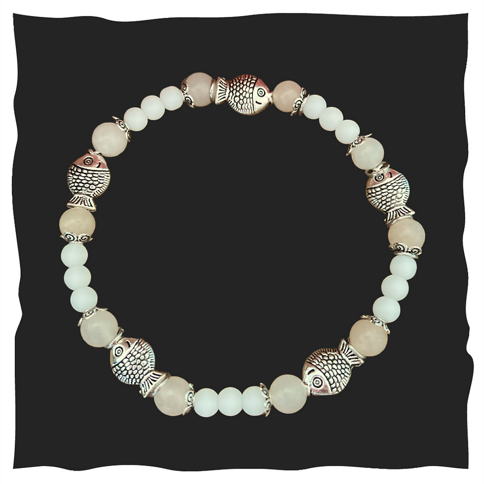 Armband mit silbernen Fischchen