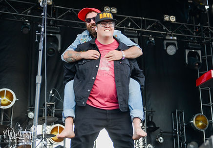 THE STRUMBELLAS LIVE @ BUTLER'S BARRACKS NOTL17