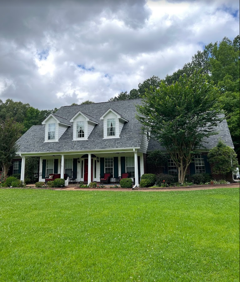 Charming Memphis home with a newly installed roof covered by insurance.