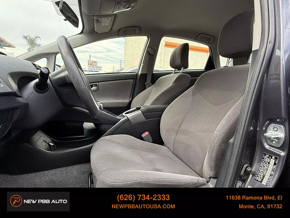 Thumbnail: 2015 Toyota Prius Two