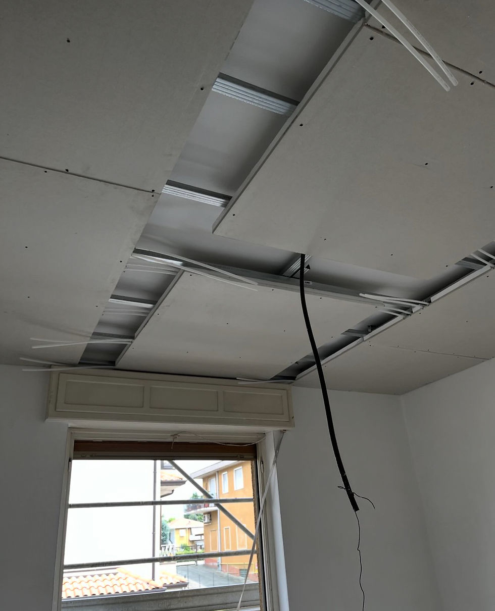 Radiante a soffitto caldo freddo con ventilazione controllata