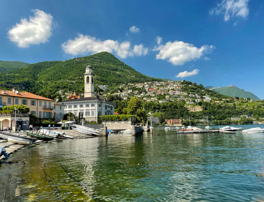veduta di Cernobbio dal lago con pontile
