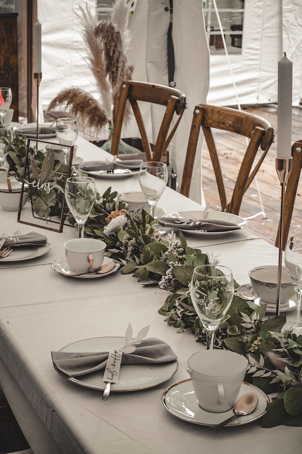 Miniaturbild: Goldrandgeschirr 