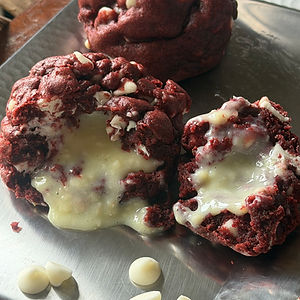 New York Style Red Velvet Stuffed Cookies 5.3oz