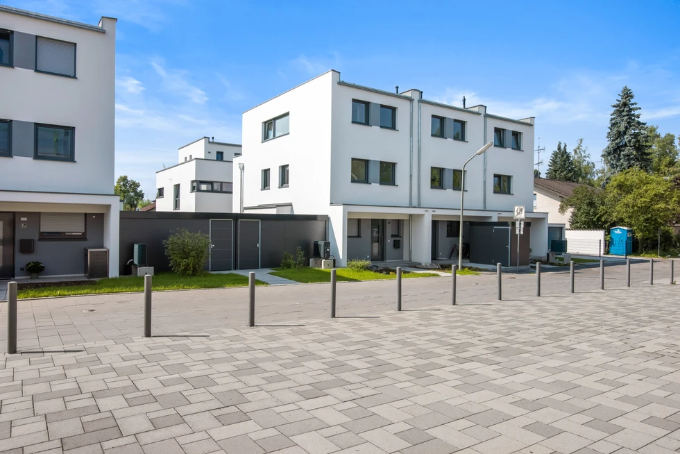 NPSFilm-moderne-außensicht-immobilien-fotografie-augsburg_06.webp