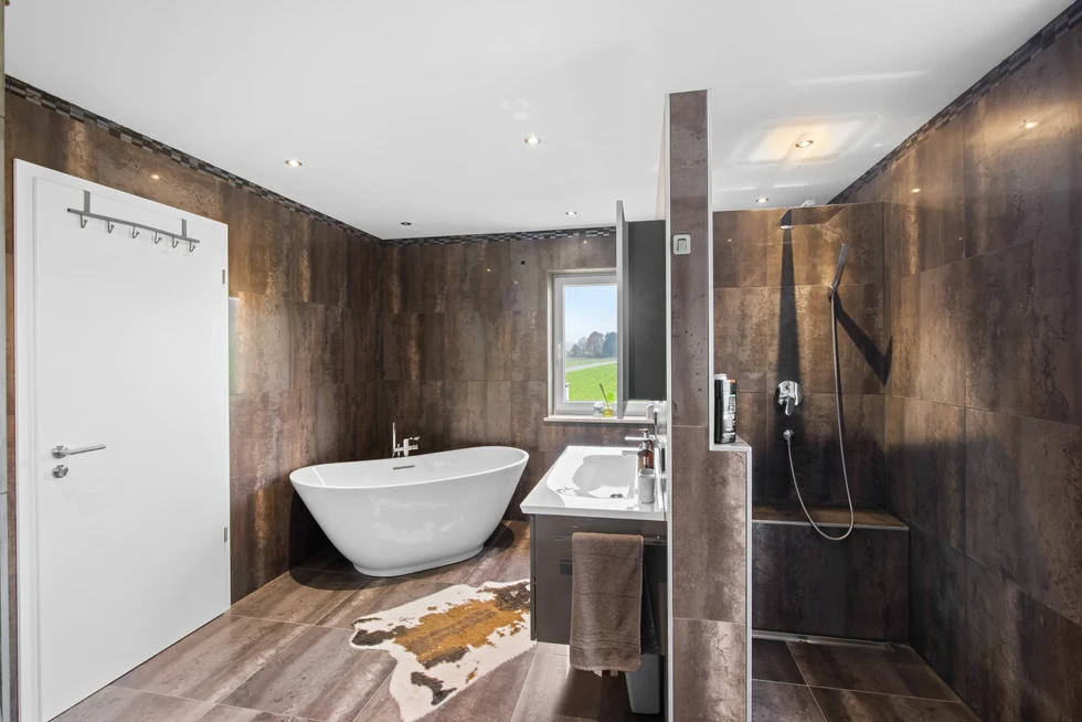 NPSFilm-moderne-badezimmer-immobilien-fotografie-augsburg_07.webp