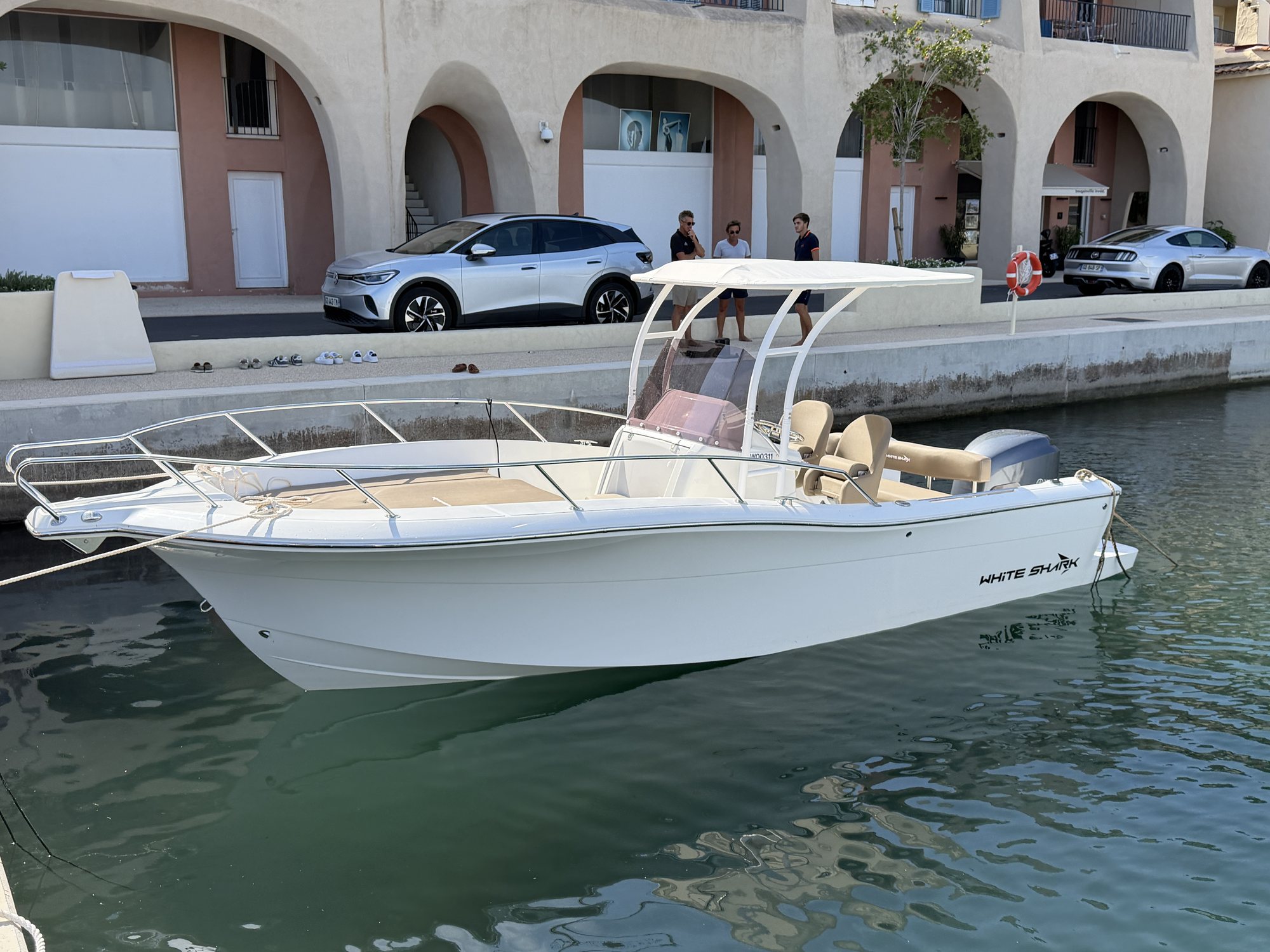 White Shark 230 CC — A day afloat