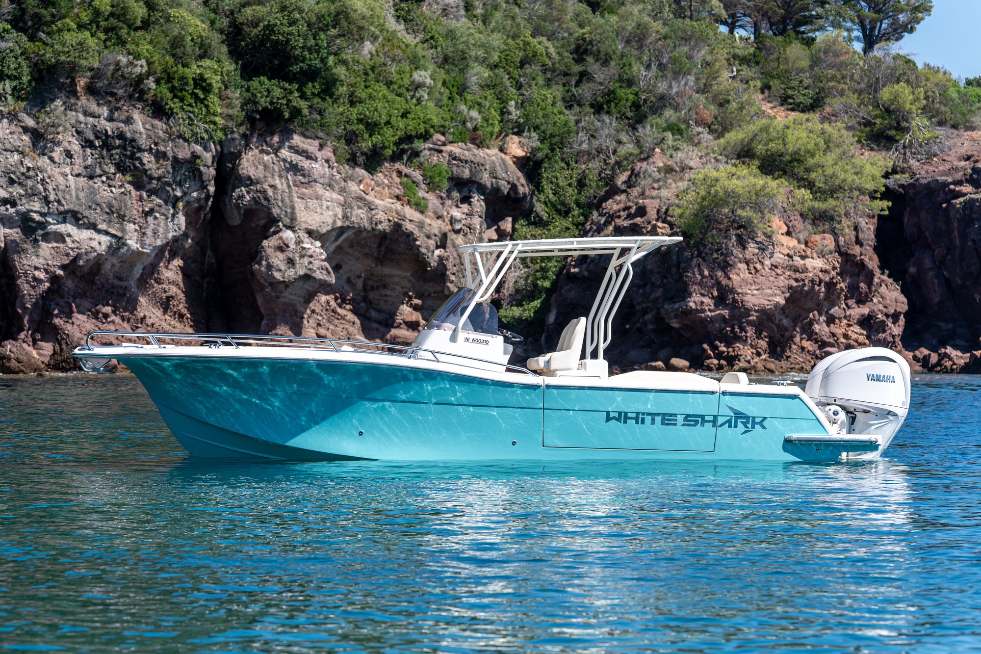 White Shark 280 CC on the water