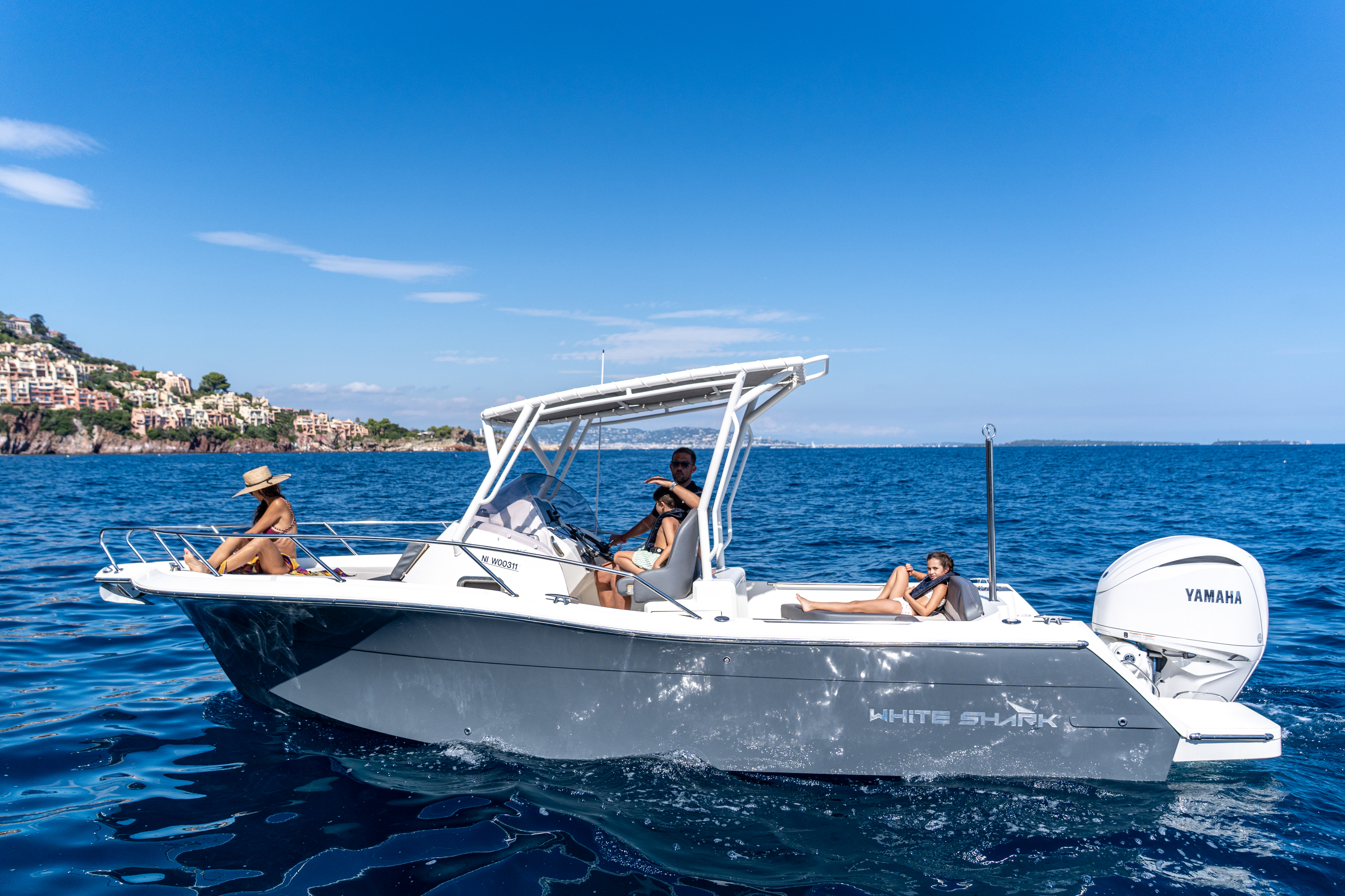 White Shark 240 SC