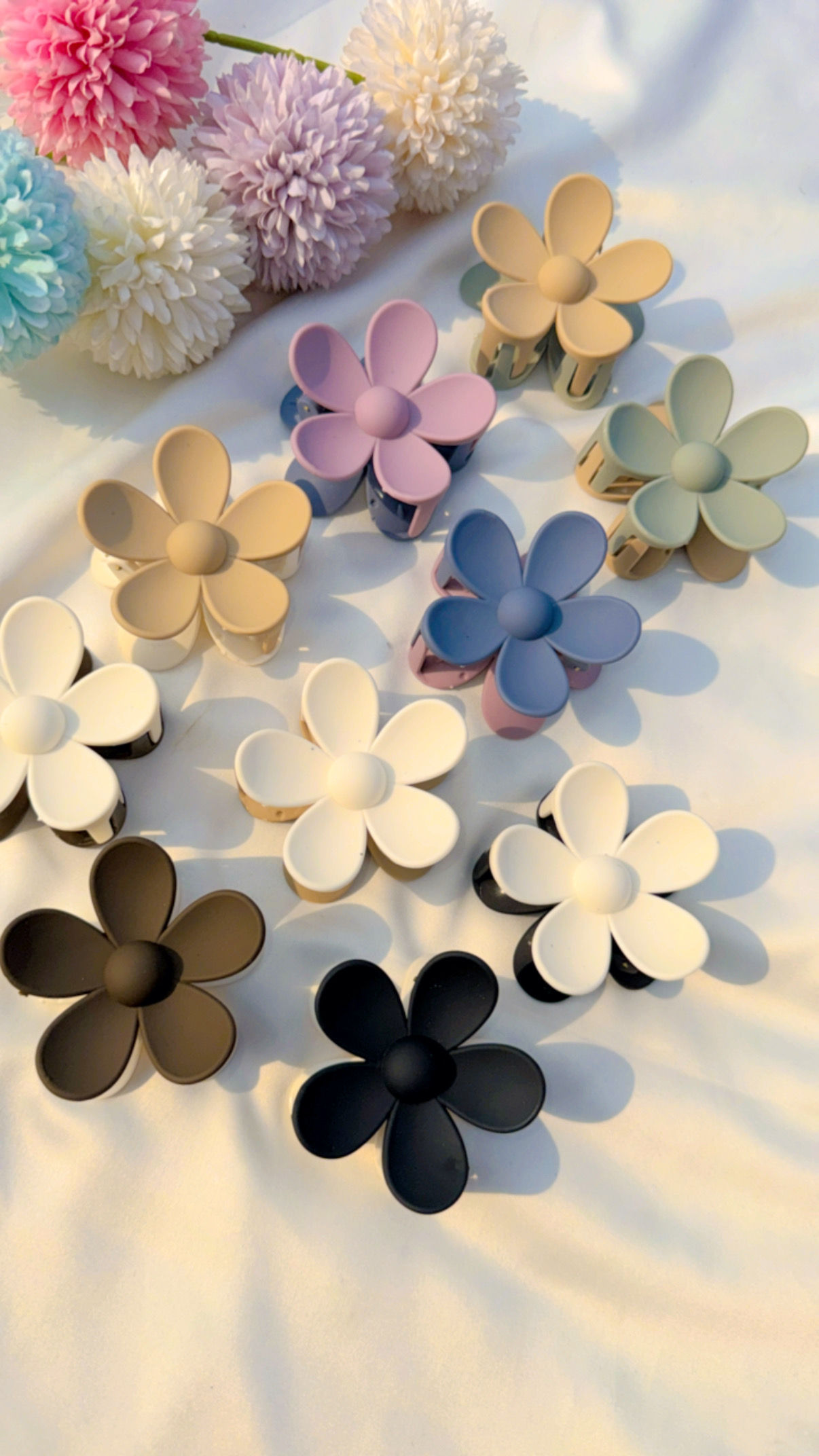 Matt dual colour flower clip