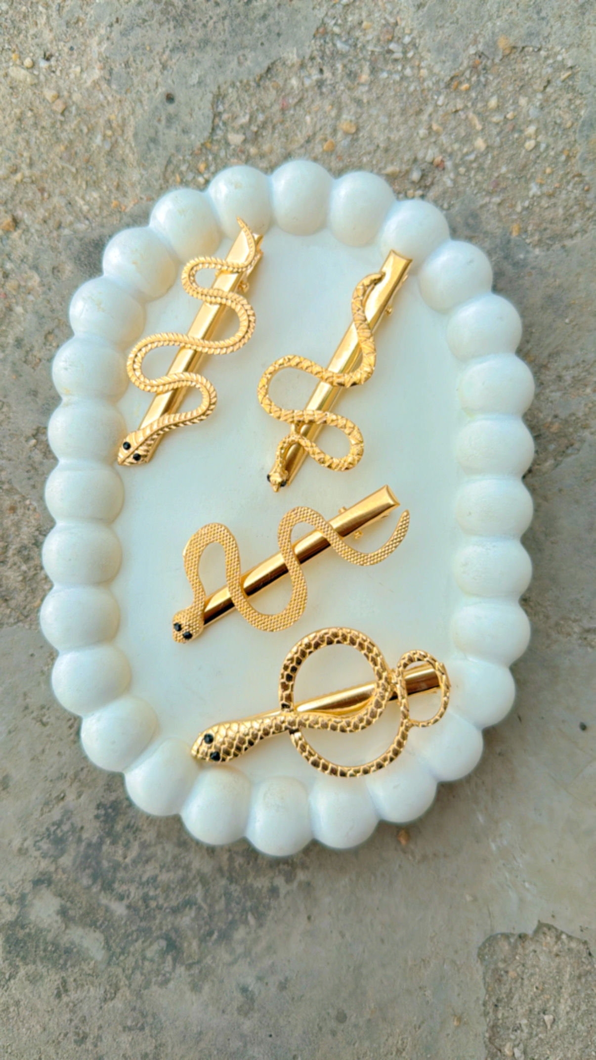 Snake metallic gold pin