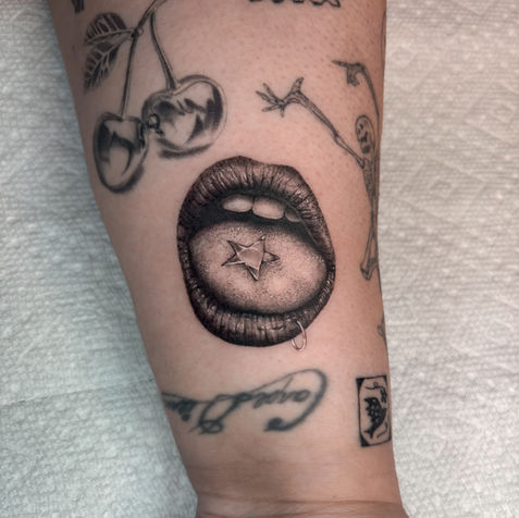 fine line black and grey realism tattoo 