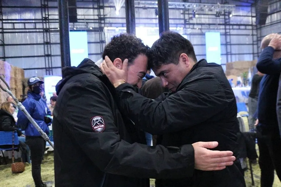 ↔Santa Cruz: Carambia rompe con Vidal y lanza su candidatura