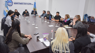 ➕Santa Cruz: Paritaria Central, el Ejecutivo Provincial ofertó un 13% de aumento salarial y habrá un nuevo encuentro el viernes