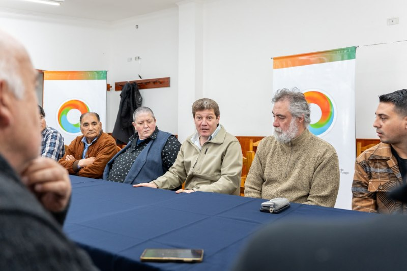 Tierra del Fuego: El gobernador Melella se reunió con taxistas y remiseros de Río Grande para analizar herramientas de acompañamiento