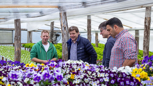 🗣Tierra del Fuego: ´´Son un ejemplo de ingenio y trabajo´´, afirmó Melella tras visitar el emprendimiento Verdenova en Tolhuin