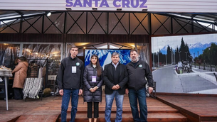 âSanta Cruz: En la Expo Rural 2025 LeguizamĂłn subrayĂł el apoyo a la producciĂłn y la importancia de alentar las inversiones