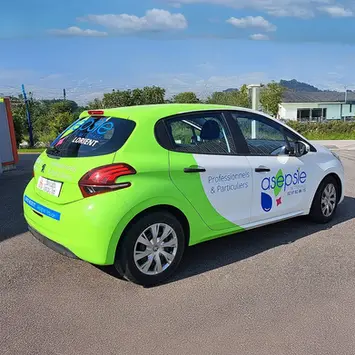 Publicité adhésive sur véhicule d’entreprise, marquage personnalisé avec logo et coordonnées 16