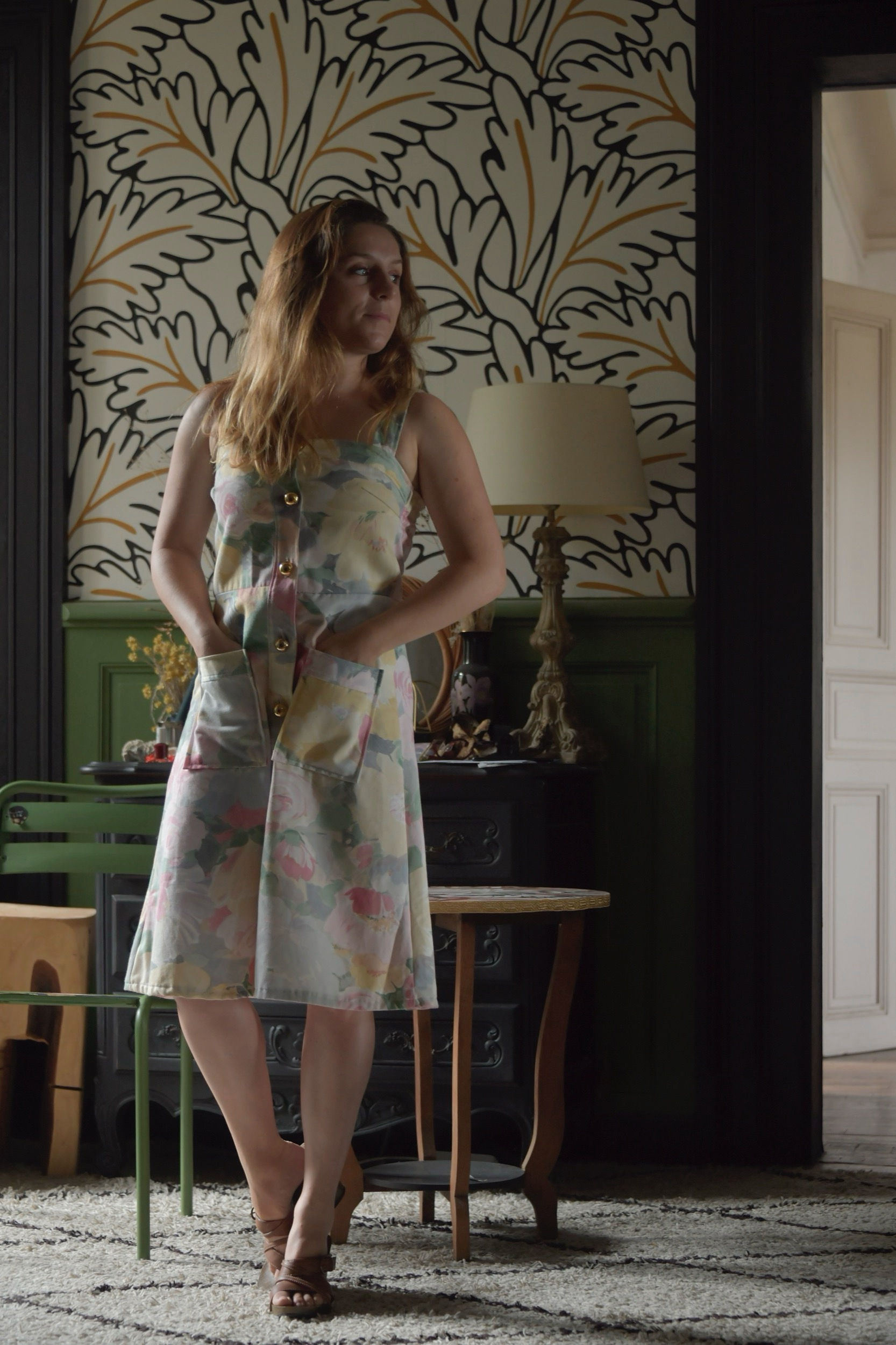 Robe tablier tissu vintage fleuri