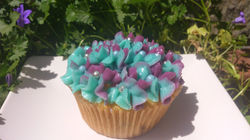 16. cupcakes de vainilla con hortencias de merengue suizo.jpg