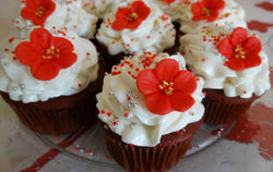 3. cupcakes red velvet con vainilla y crema de queso.jpg