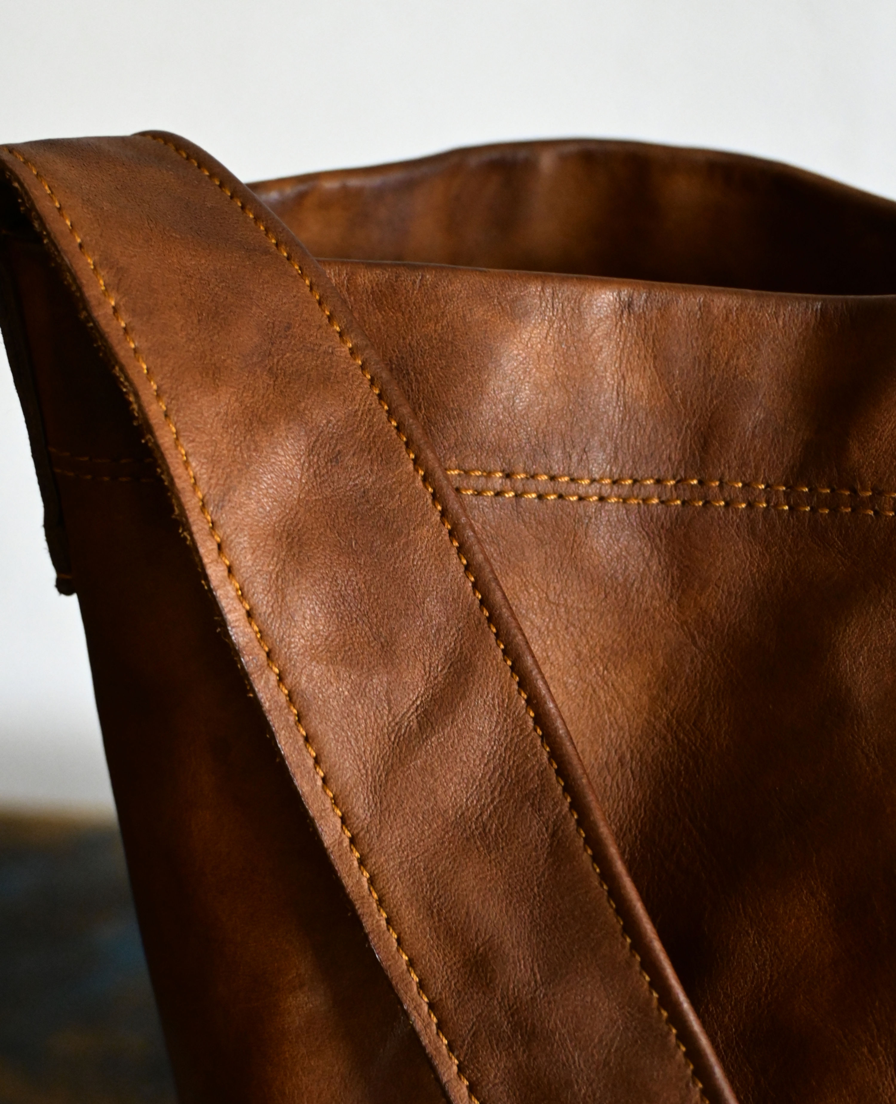 Hand Dyed Leather Shoulder Bag "521"