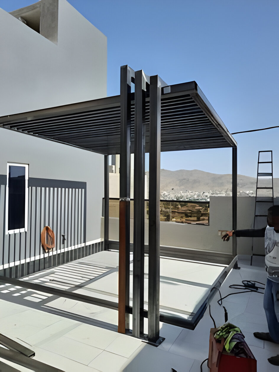 פרגולה דגם הדס — הטעויות הנפוצות בהתקנת פרגולה עם תאורה בגינה ואיך להימנע מהן