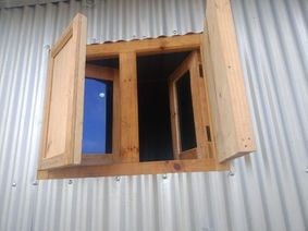 Srijana kann in ihr Häuschen einziehen