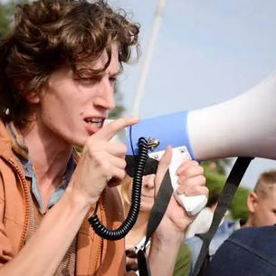 How to find a common language when there is none? October 30, 7:00 pm