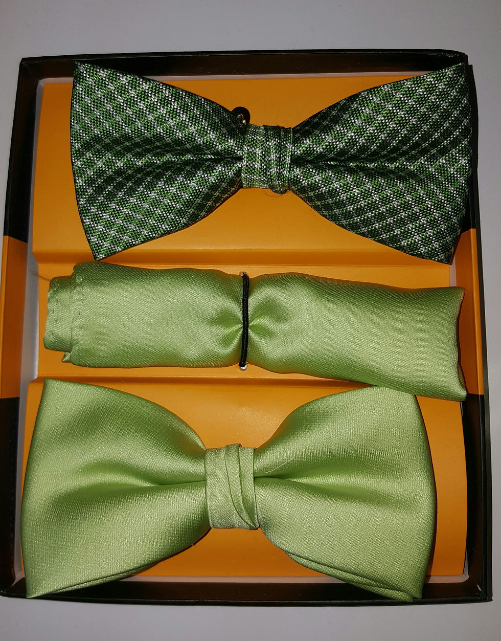 Thumbnail: Bow Tie Set