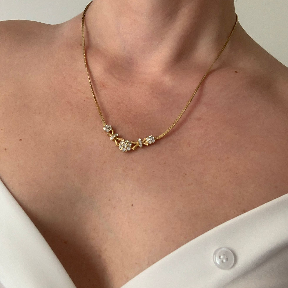 Thumbnail: Flower necklace