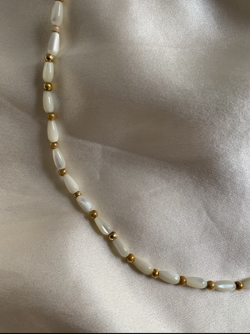 Thumbnail: Mother of pearl necklace