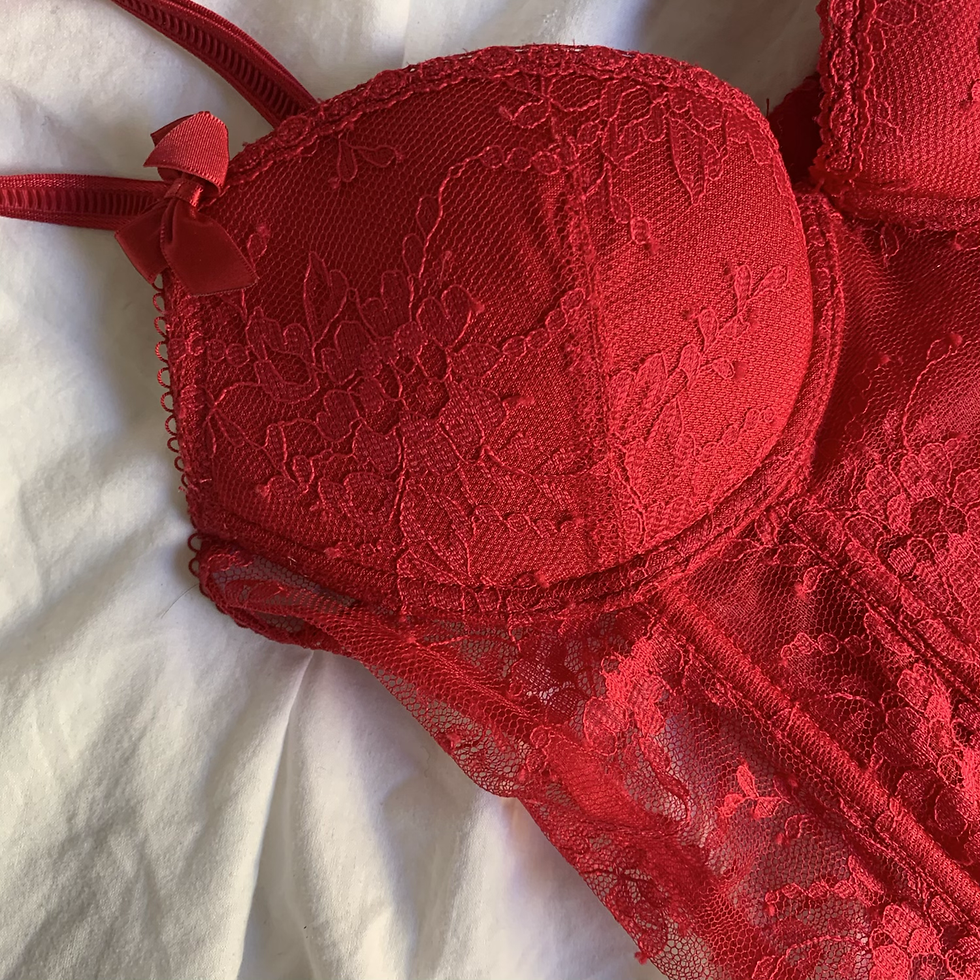 Miniature : Red lace bustier