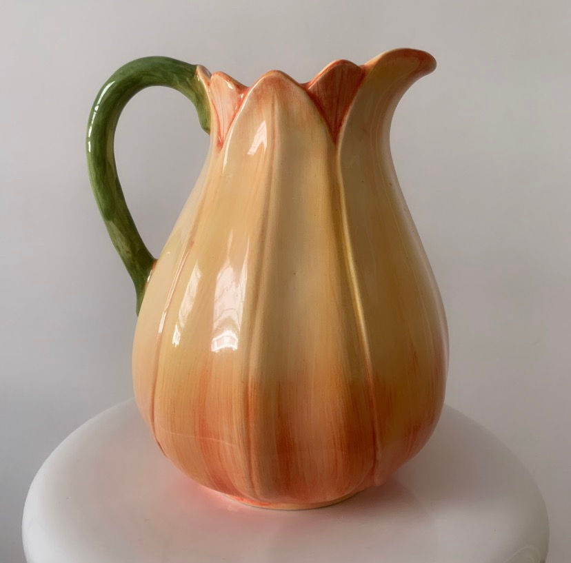 Thumbnail: Tulip carafe 🌷