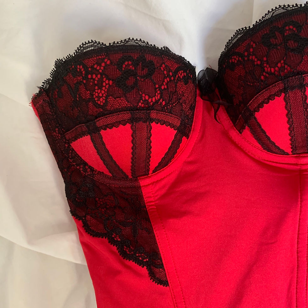 Miniature : Red bustier