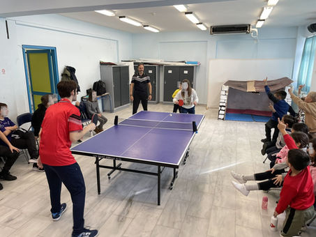 Γνωριμία με την επιτραπέζια αντισφαίριση στο σχολείο μας
