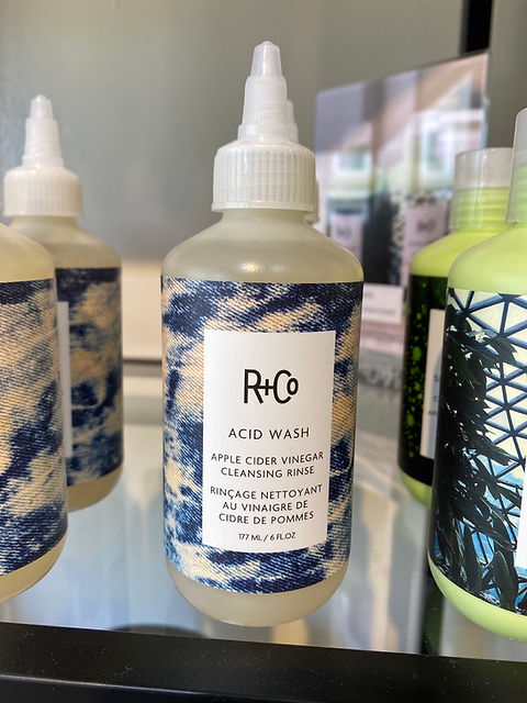 R+CO LOST TREASURE - APPLE CIDER VINEGAR CLEANSING RINSE
