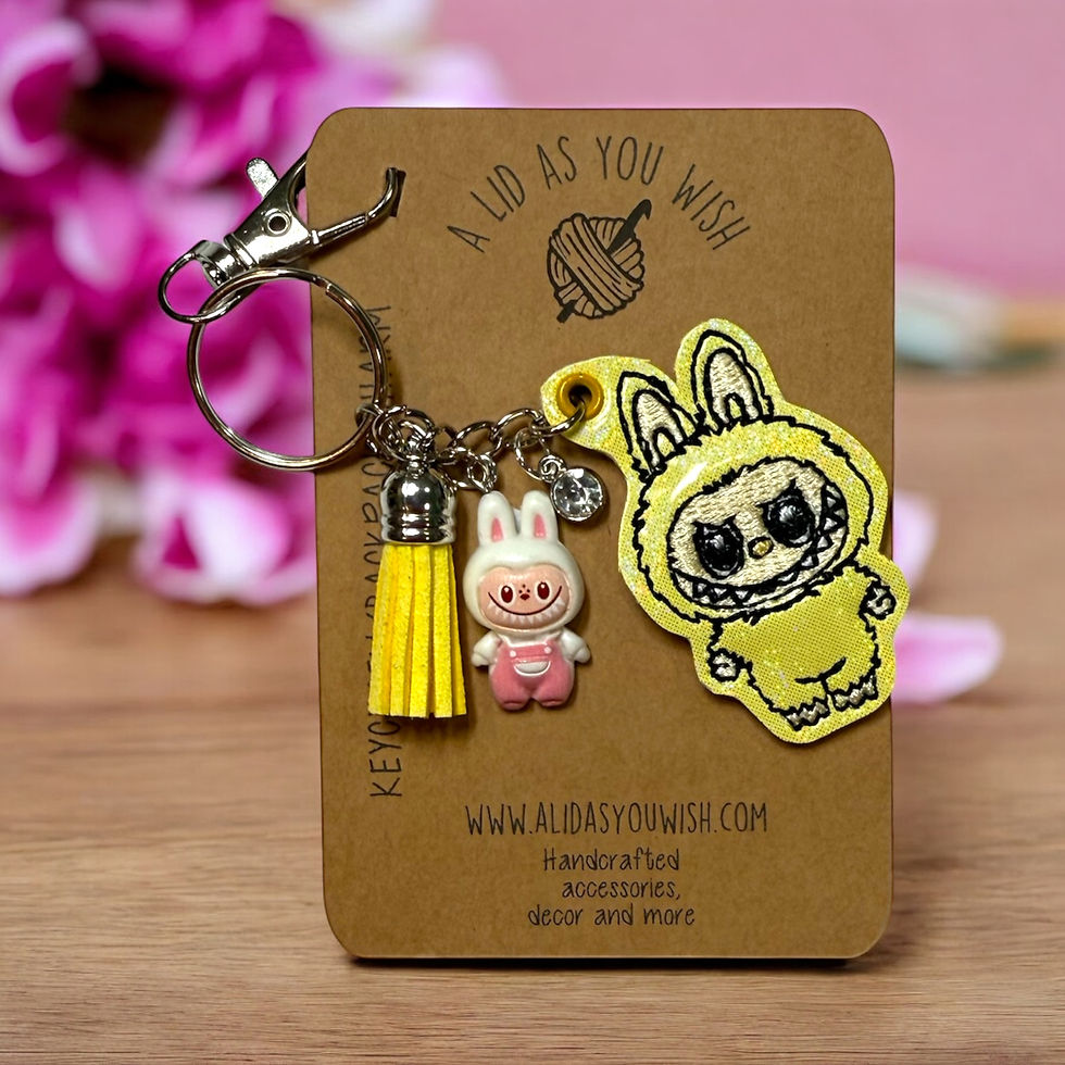 Labubu keychain/bag charm - yellow 